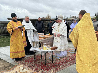 Епископ Леонид совершил чин на основание церкви в строящемся храме Благовещения Пресвятой Богородицы в аг. Прудок Мозырского района