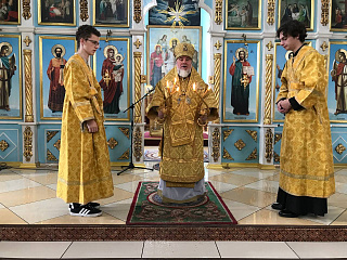 Епископ Леонид совершил Божественную литургию в кафедральном соборе святого Архангела Михаила города Мозыря