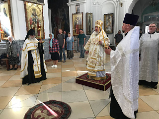 В канун Недели святых отцов I Вселенского Собора епископ Леонид совершил всенощное бдение в кафедральном соборе святого Архангела Михаила в городе Мозыре