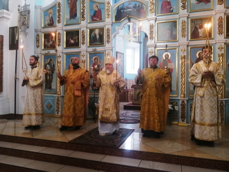В канун дня памяти равноапостольного великого князя Владимира епископ Леонид совершил всенощное бдение в кафедральном соборе г. Мозыря