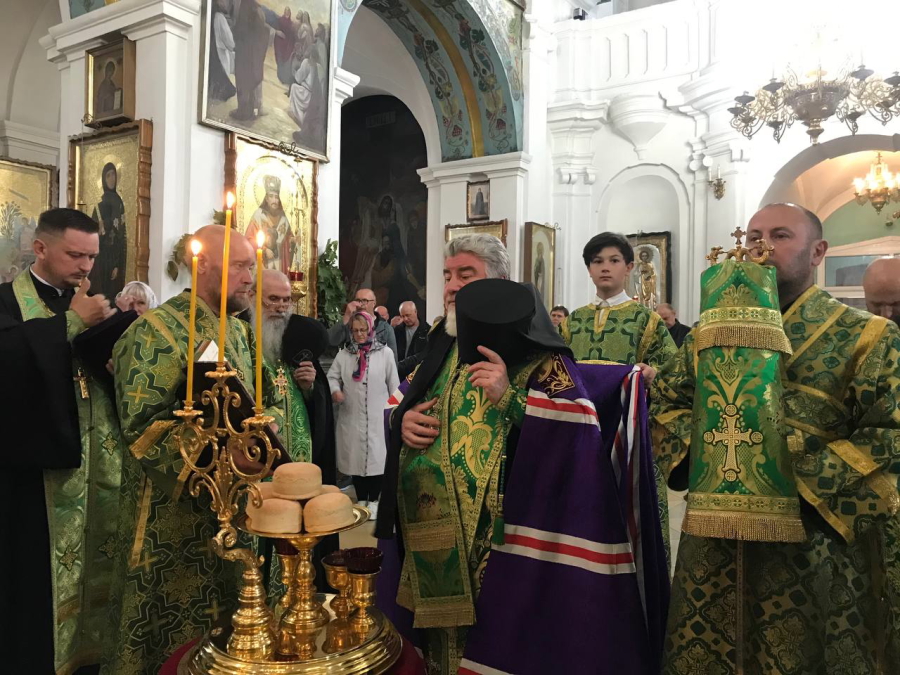 В канун Дня Святой Троицы епископ Леонид совершил Всенощное бдение в кафедральном соборе
