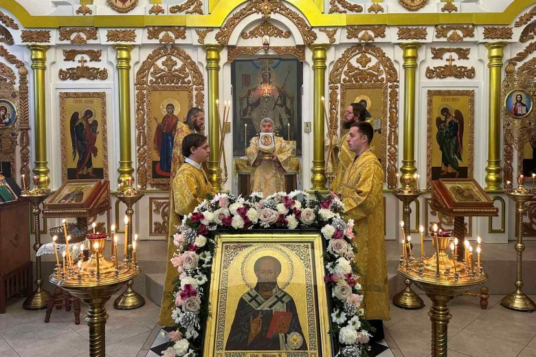Епископ Леонид возглавил престольное торжество в храме святителя Николая Чудотворца города Мозыря