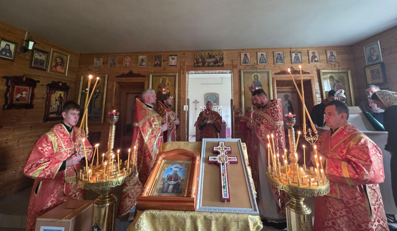 Епископ Леонид возглавил Литургию в престольный праздник храма святых мучениц Веры, Надежды, Любови и матери их Софии в г. Мозыре