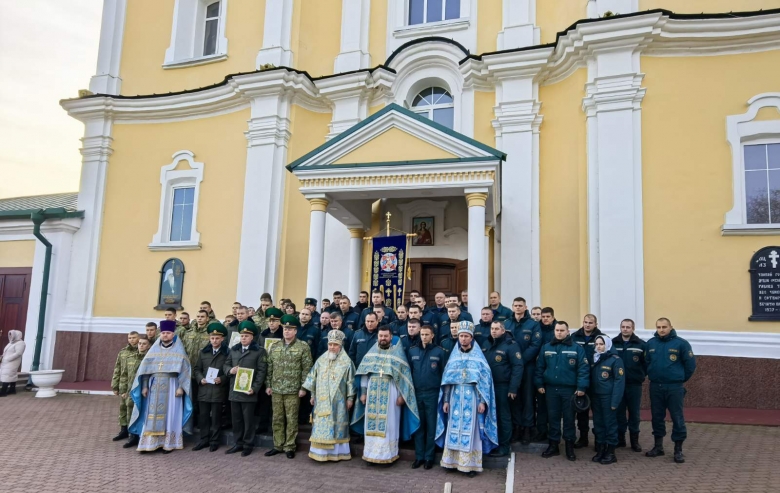 В праздник иконы Божией Матери «Скоропослушница» в кафедральном соборе г. Мозыря прошло Богослужение с участием воинов-пограничников и спасателей подразделений МЧС
