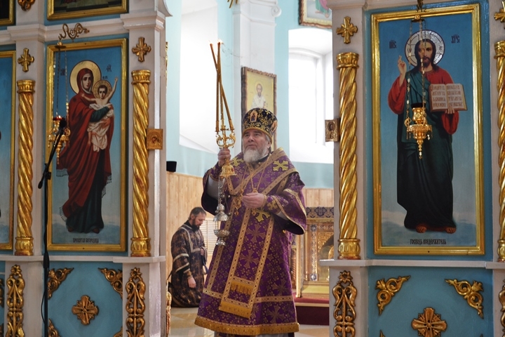 В день памяти святых сорока мучеников Севастийских правящий архиерей совершил Литургию Преждеосвященных Даров в кафедральном соборе г. Мозыря