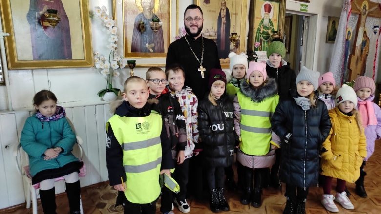 В Наровле занятие факультатива по основам православной культуры провели в храме