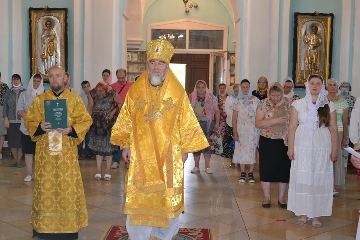 Служение правящего епископа в праздник Рождества святого Предтечи и Крестителя Господня Иоанна