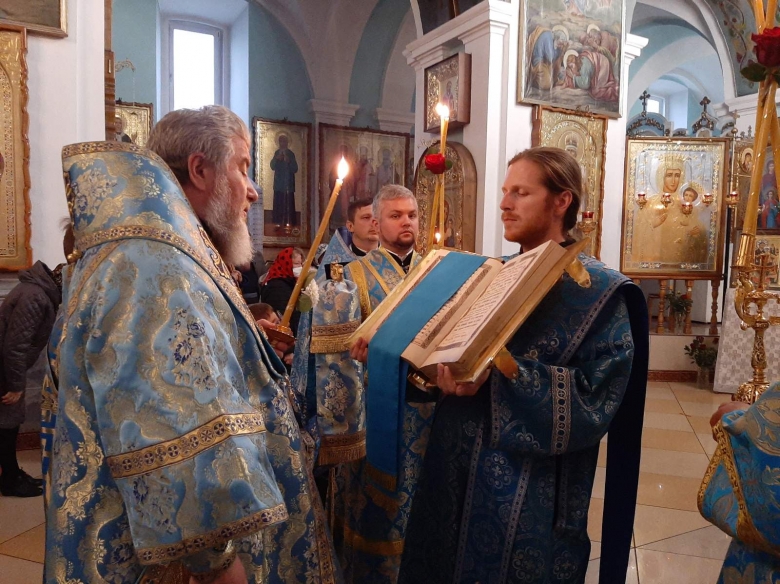 Всенощное бдение в канун Рождества Пресвятой Богородицы состоялось в кафедральном соборе г. Мозыря