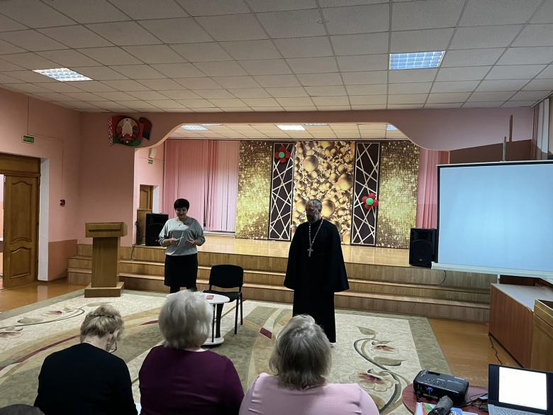 Священнослужитель принял участие в общешкольном родительском собрании, посвященном теме «Духовно-нравственного воспитания»