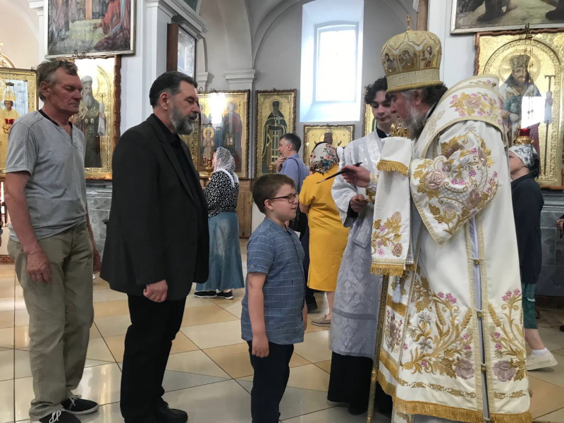 Вечернее Богослужение с чтением Акафиста Пресвятой Богородице