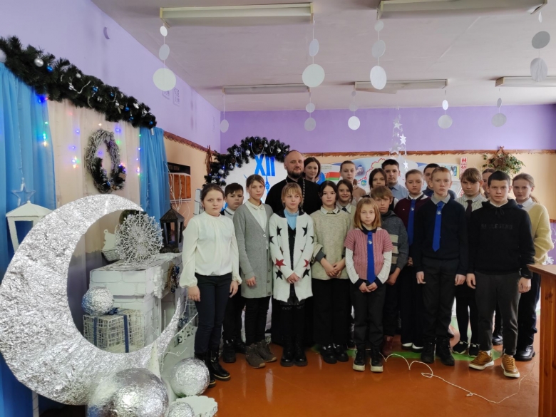 Встреча, посвященная празднику Рождества Христова, прошла в Птичской школе