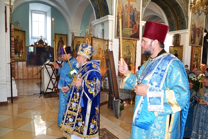 В канун праздника Успения Божией Матери правящий архиерей совершил Всенощное бдение в кафедральном соборе г. Мозыря