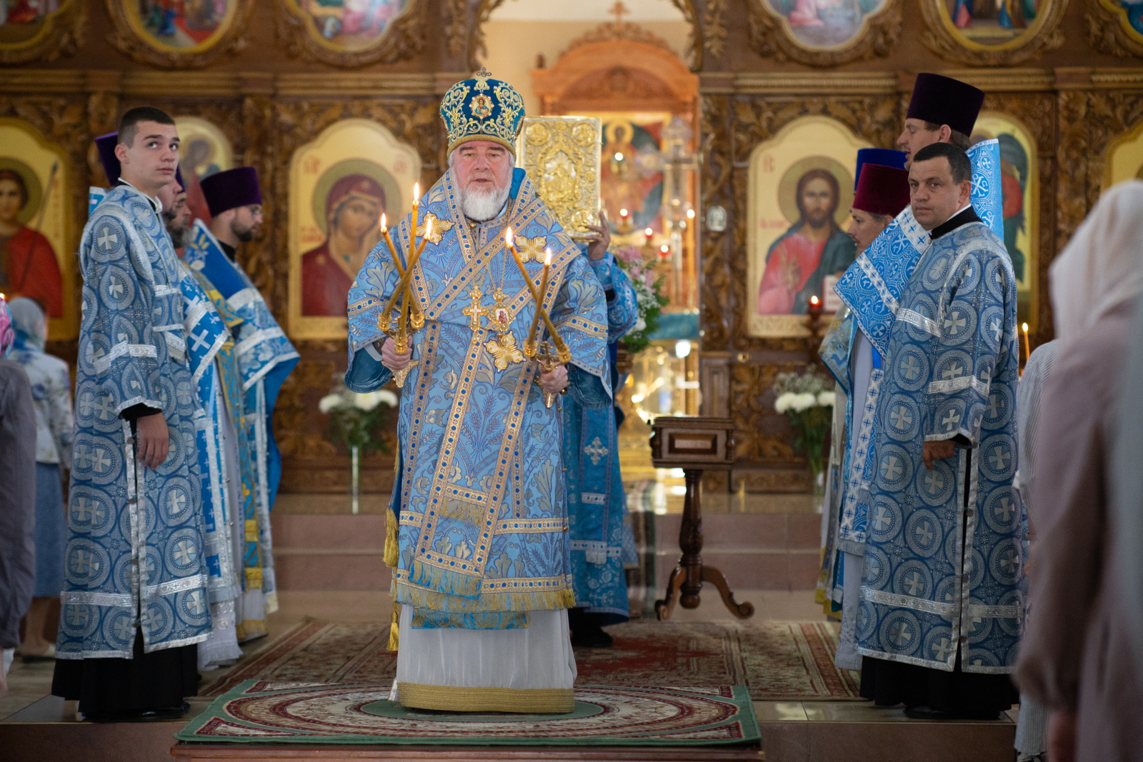 Правящий архиерей возглавил Литургию по случаю престольного праздника в соборе Казанской иконы Божией Матери в г. Калинковичи