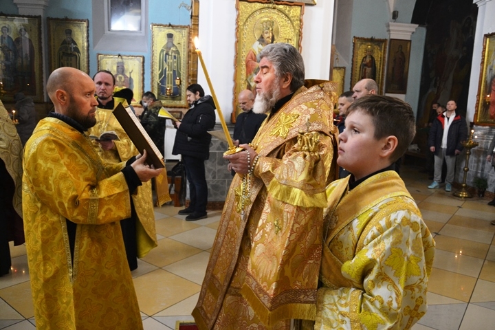Вечернее Богослужение с Акафистом Пресвятой Богородице и молитвой за белорусский народ