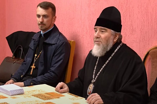 Епископ Туровский и Мозырский Леонид встретился с украинскими мигрантами