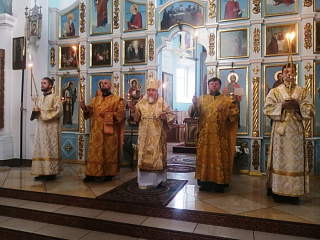 В канун дня памяти равноапостольного великого князя Владимира епископ Леонид совершил всенощное бдение в кафедральном соборе г. Мозыря