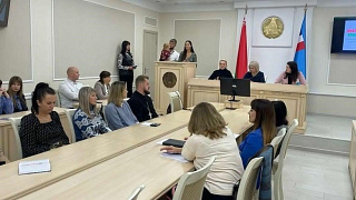 В Калинковичах состоялась диалоговая площадка на тему «Партнёрство государства и семьи в интересах поколений»