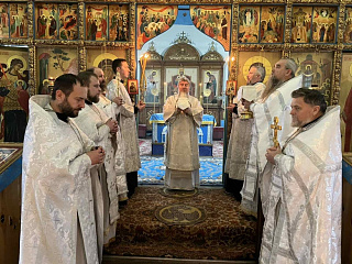 В праздник Собора честного и славного Пророка, Предтечи и Крестителя Господня Иоанна правящий архиерей возглавил Литургию в Хойникской обители