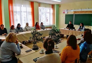 Священник провел встречу с педагогами средней школы № 4 г. Калинковичи