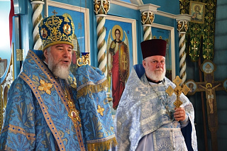 Правящий архиерей возглавил Литургию по случаю престольного праздника Успенского храма в г. Калинковичи