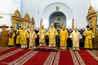 Епископ Леонид принял участие в торжественном Богослужении по случаю 80-летия архиепископа Феодосия (Бильченко)