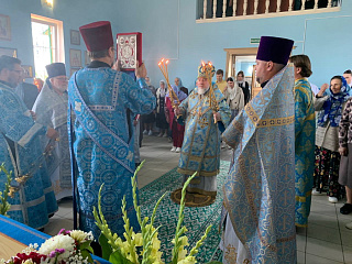 Епископ Леонид возглавил Божественную литургию по случаю престольного праздника Успенского храма в г. Калинковичи