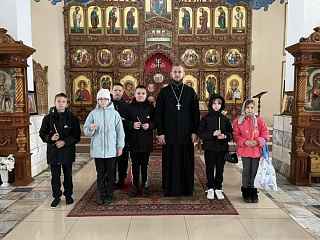 В дни осенних каникул собор Казанской иконы Божией Матери в г. Калинковичи посетили учащиеся гимназии 