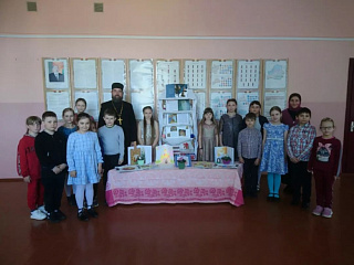 Утренник "Светлыи? праздник Пасхи" состоялся в Симоничской школе