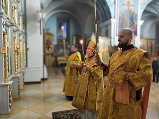 В канун Недели 34-ой по Пятидесятнице правящий архиерей совершил Всенощное бдение в кафедральном соборе г. Мозыря