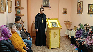 В Копцевическом социальном пансионате «Полесские сосны» возобновлены молебны и встречи со священником