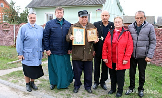 Волонтёры из Столинского района были удостоены наград Туровской епархии за усердные труды в деле увековечения памяти людей, погибших в годы Великой Отечественной войны