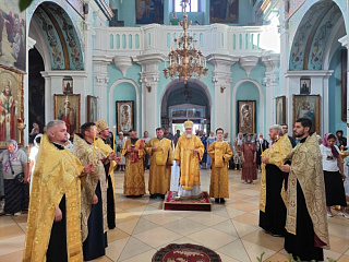 В канун Недели 4-й по Пятидесятнице и праздника Казанской иконы Божией Матери епископ Леонид совершил Всенощное бдение в кафедральном соборе г. Мозыря