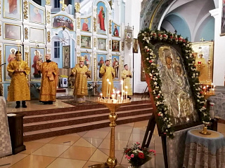 Епископ Леонид совершил вечернее Богослужение с Акафистом Пресвятой Богородице и молитвой за белорусский народ
