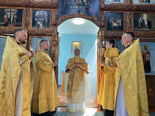 В Неделю 18-ю по Пятидесятнице епископ Леонид совершил литургию в Покровском храме г. п. Копаткевичи