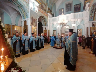 Епископ Леонид возглавил Всенощное бдение в канун праздника иконы Божией Матери «Скоропослушница» в кафедральном соборе г. Мозыря
