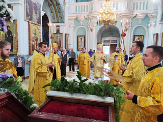Архиерейское Богослужение в канун Недели 8-й по Пятидесятнице и дня памяти преподобного Леонида Устьнедумского