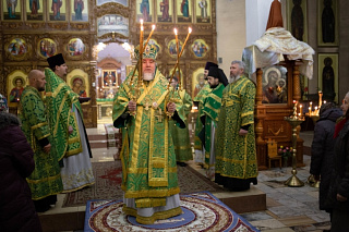 Епископ Леонид совершил Божественную литургию в соборе Казанской иконы Божией Матери г.Калинковичи