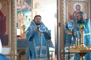 Епископ Несвижский Авксентий совершил Литургию в домовом храме Юровичского монастыря
