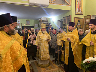 В канун дня памяти святителя Спиридона Тримифунтского епископ Леонид совершил Всенощное бдение в одноименном храме г. Калинковичи