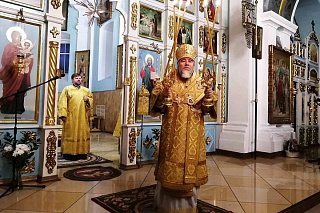 В Неделю 25-ю по Пятидесятнице и праздник святого апостола и евангелиста Матфея епископ Леонид совершил Литургию в кафедральном соборе г. Мозыря
