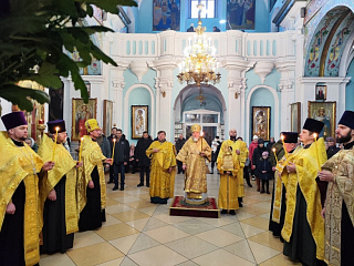 В канун Недели о мытаре и фарисее епископ Леонид совершил Всенощное бдение в кафедральном соборе г. Мозыря